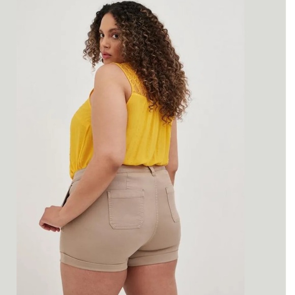 Torrid khaki button front short size 22 - Picture 3 of 13